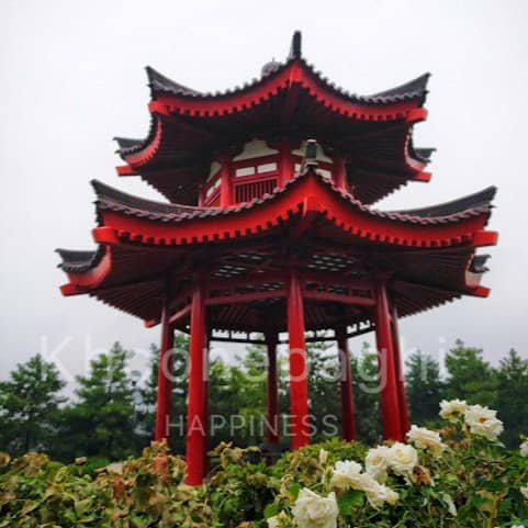 لاچیقهای ژاپنی یا ذن با الهام از اصول معماری ذِن طراحی میشوند.