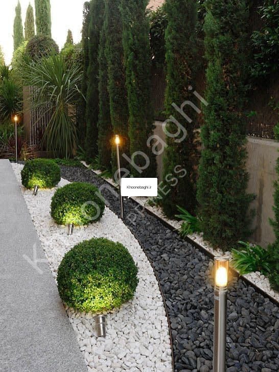 محوطه‌سازی ویلا نه‌تنها جلوه‌ای بصری به ساختمان می‌بخشد، بلکه تجربه‌ای از آرامش و هماهنگی با طبیعت را فراهم می‌کند